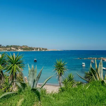 Porto Roma Seaside מלון Vasilikí