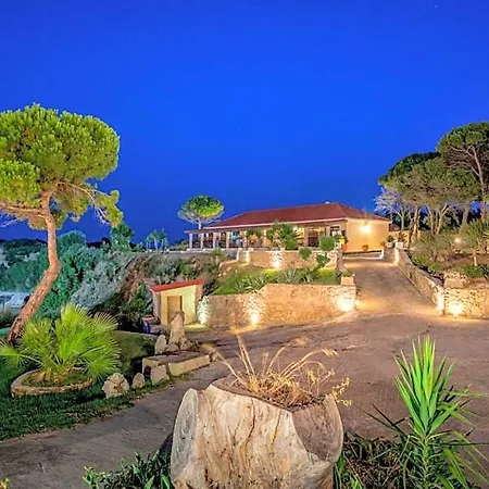 Porto Roma Seaside Hotel *