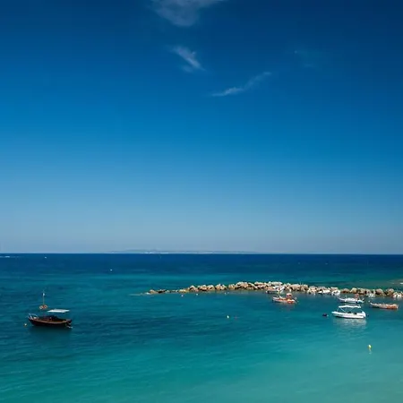 Porto Roma Seaside * Ανω Βασιλικος