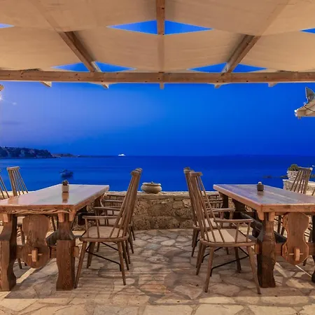 Отель Porto Roma Seaside *